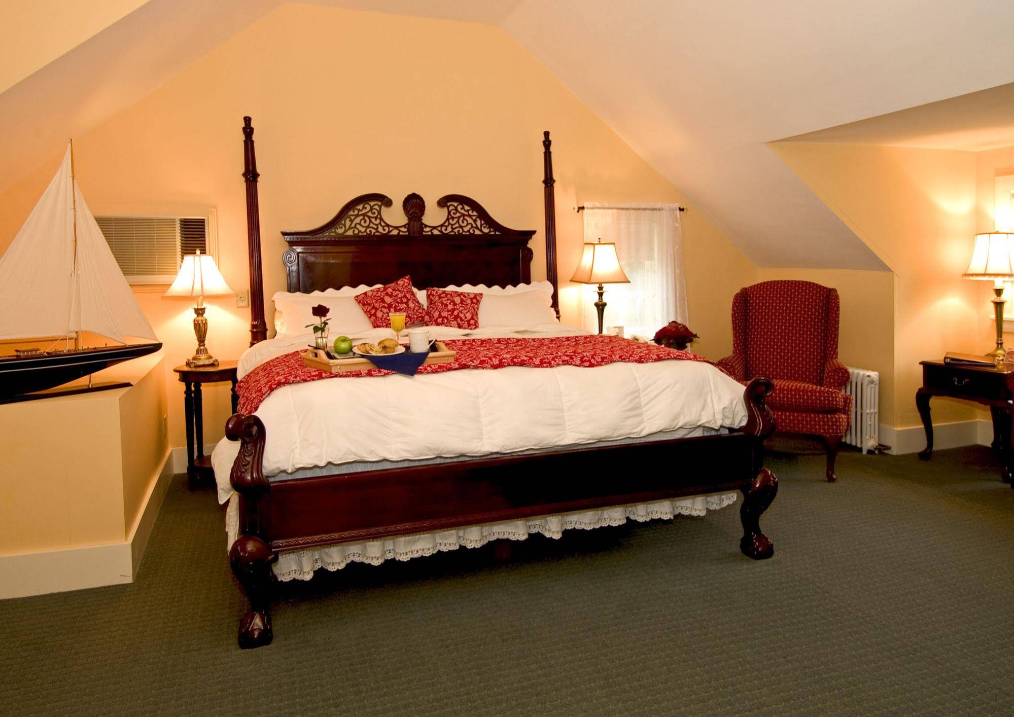 York Harbor Inn