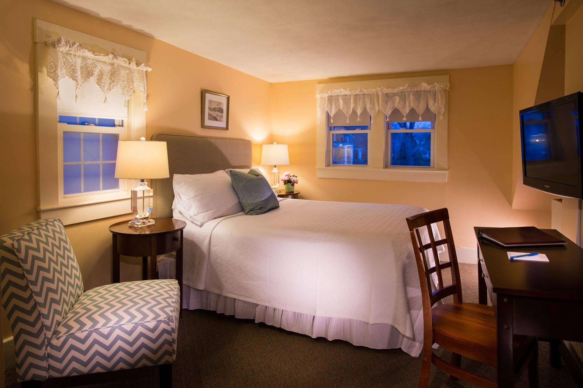 York Harbor Inn