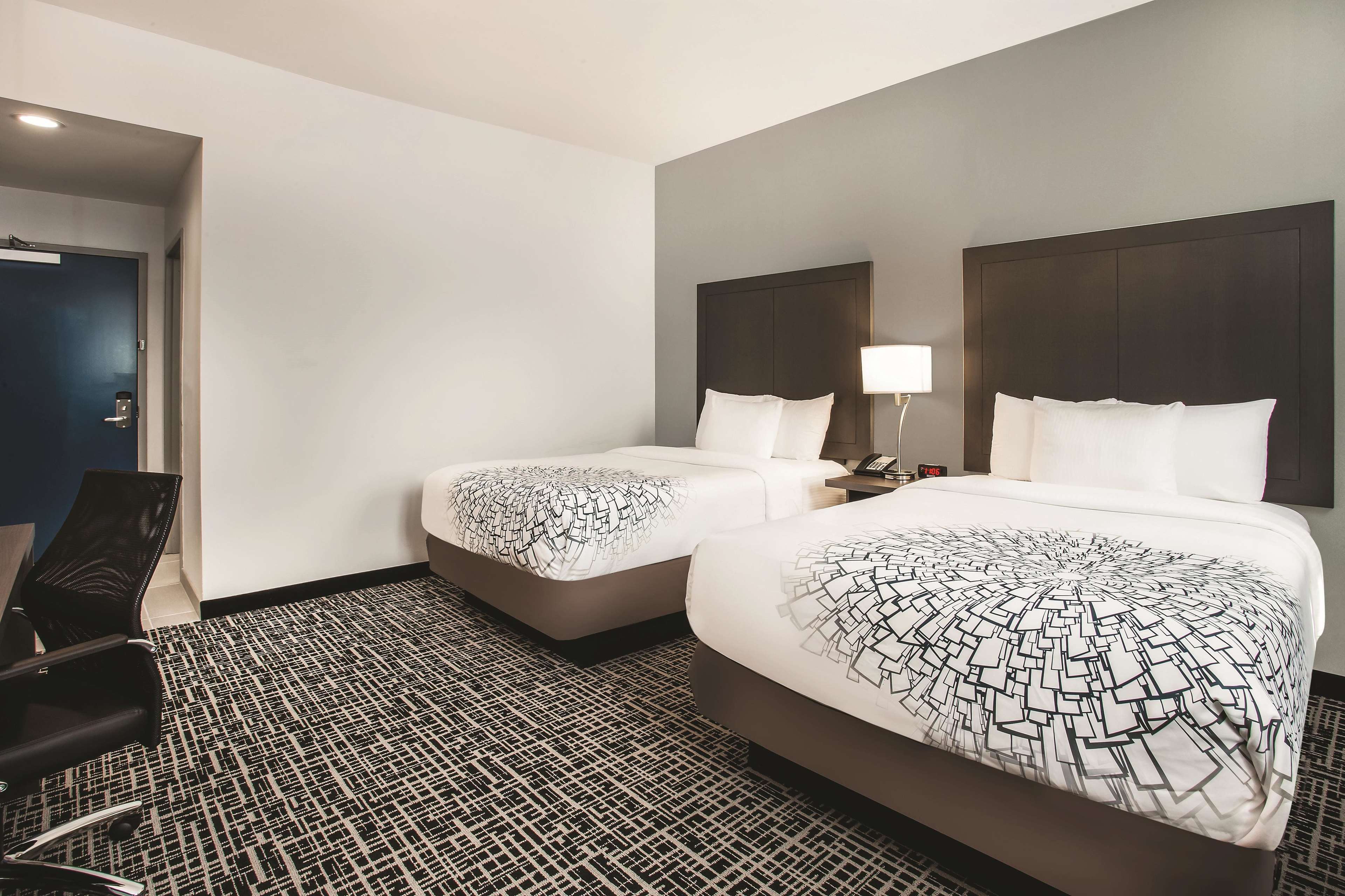 La Quinta Inn & Suites by Wyndham Baltimore Downtown