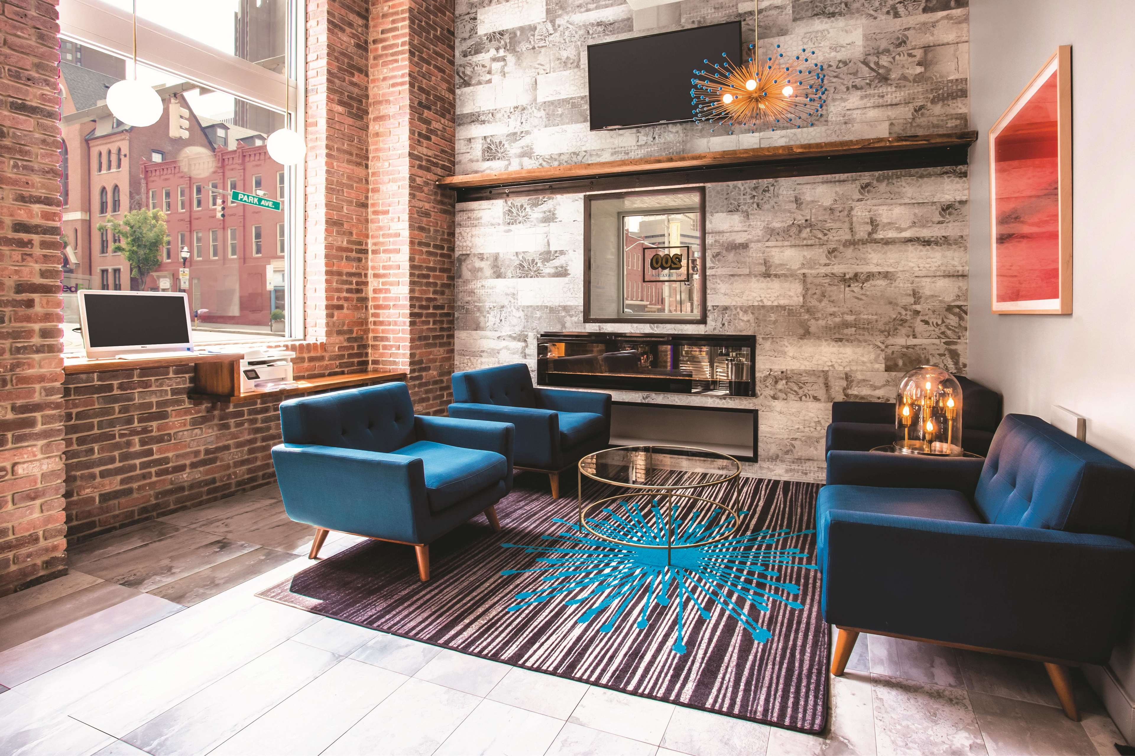 La Quinta Inn & Suites by Wyndham Baltimore Downtown