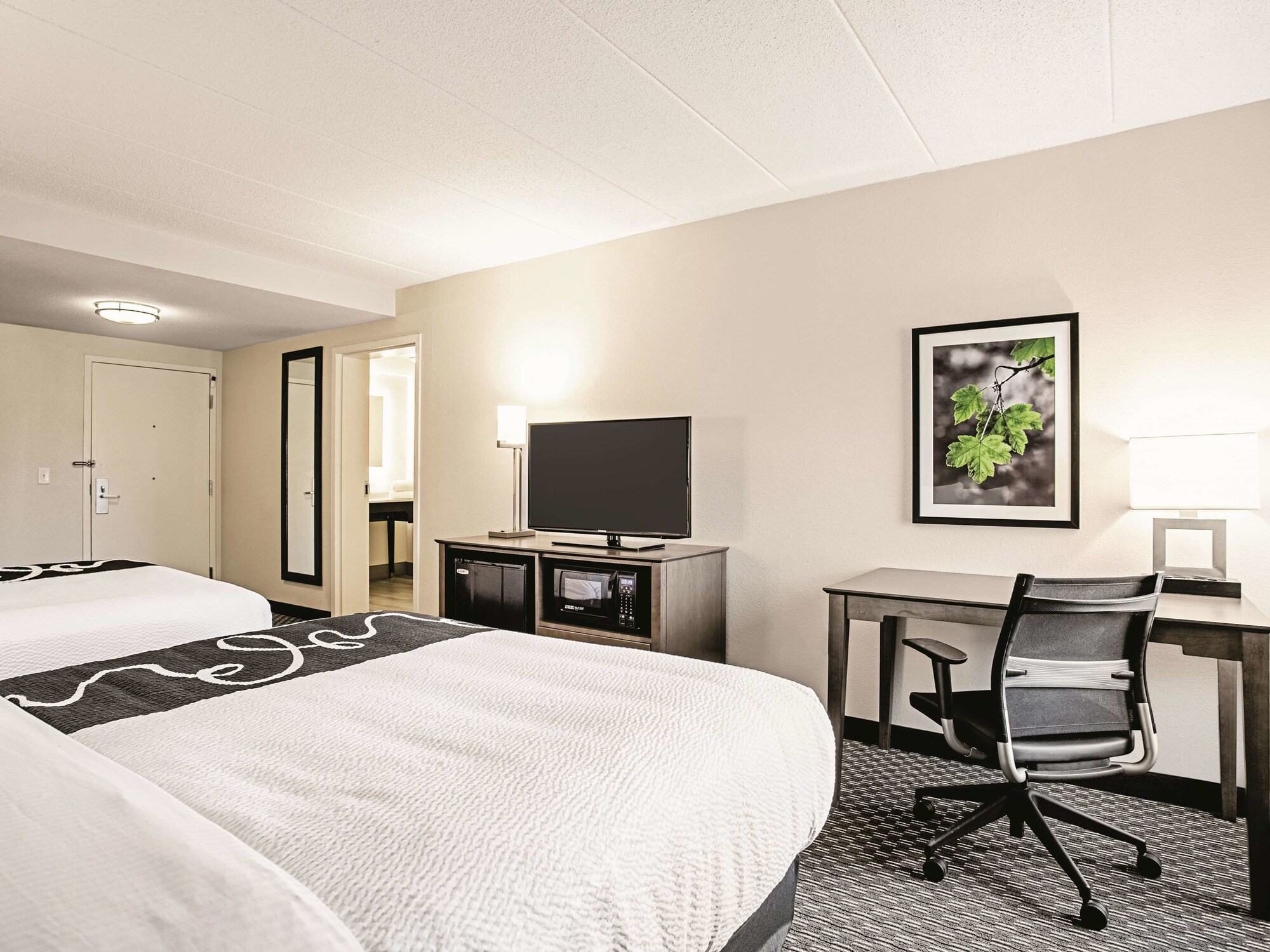 La Quinta Inn & Suites by Wyndham Baltimore N / White Marsh