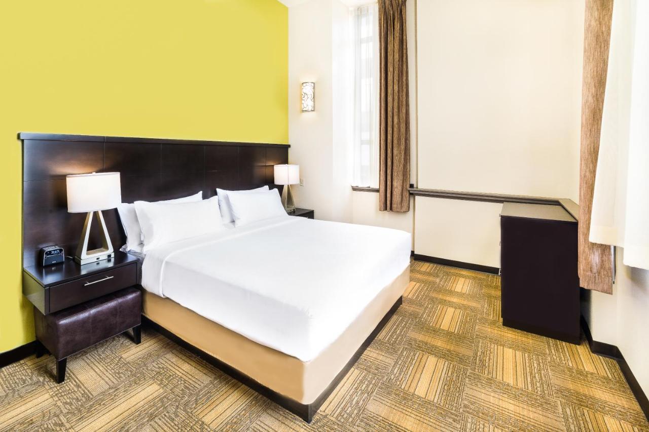 Staybridge Suites Baltimore - Inner Harbor