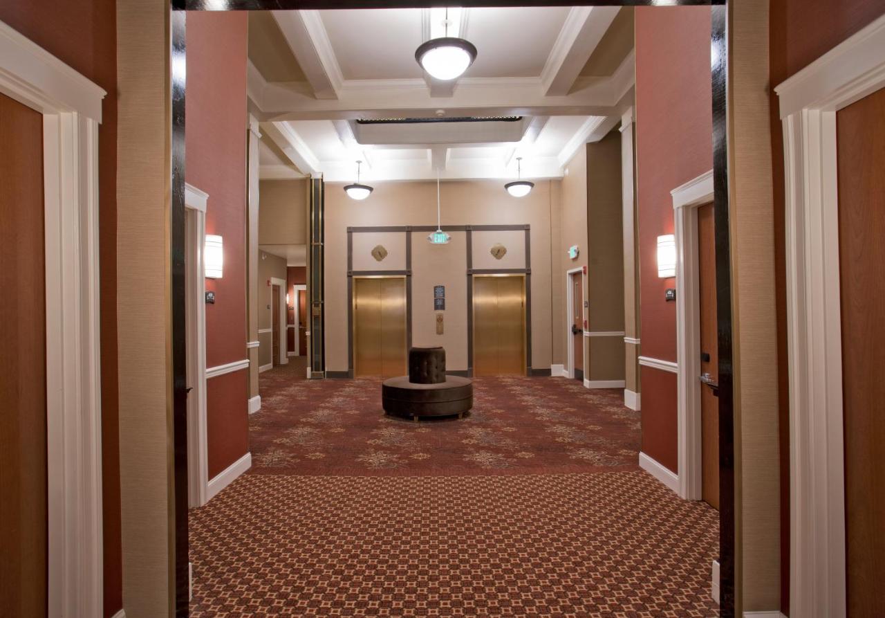 Staybridge Suites Baltimore - Inner Harbor