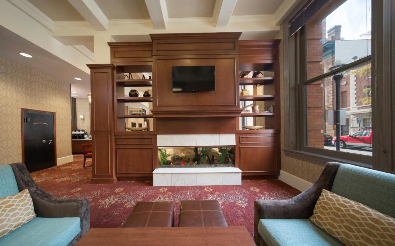Staybridge Suites Baltimore - Inner Harbor