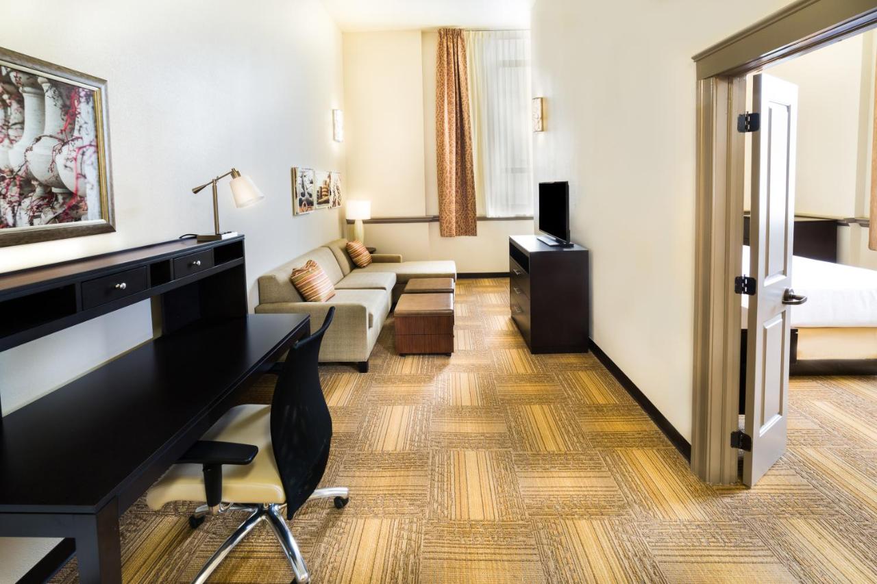 Staybridge Suites Baltimore - Inner Harbor