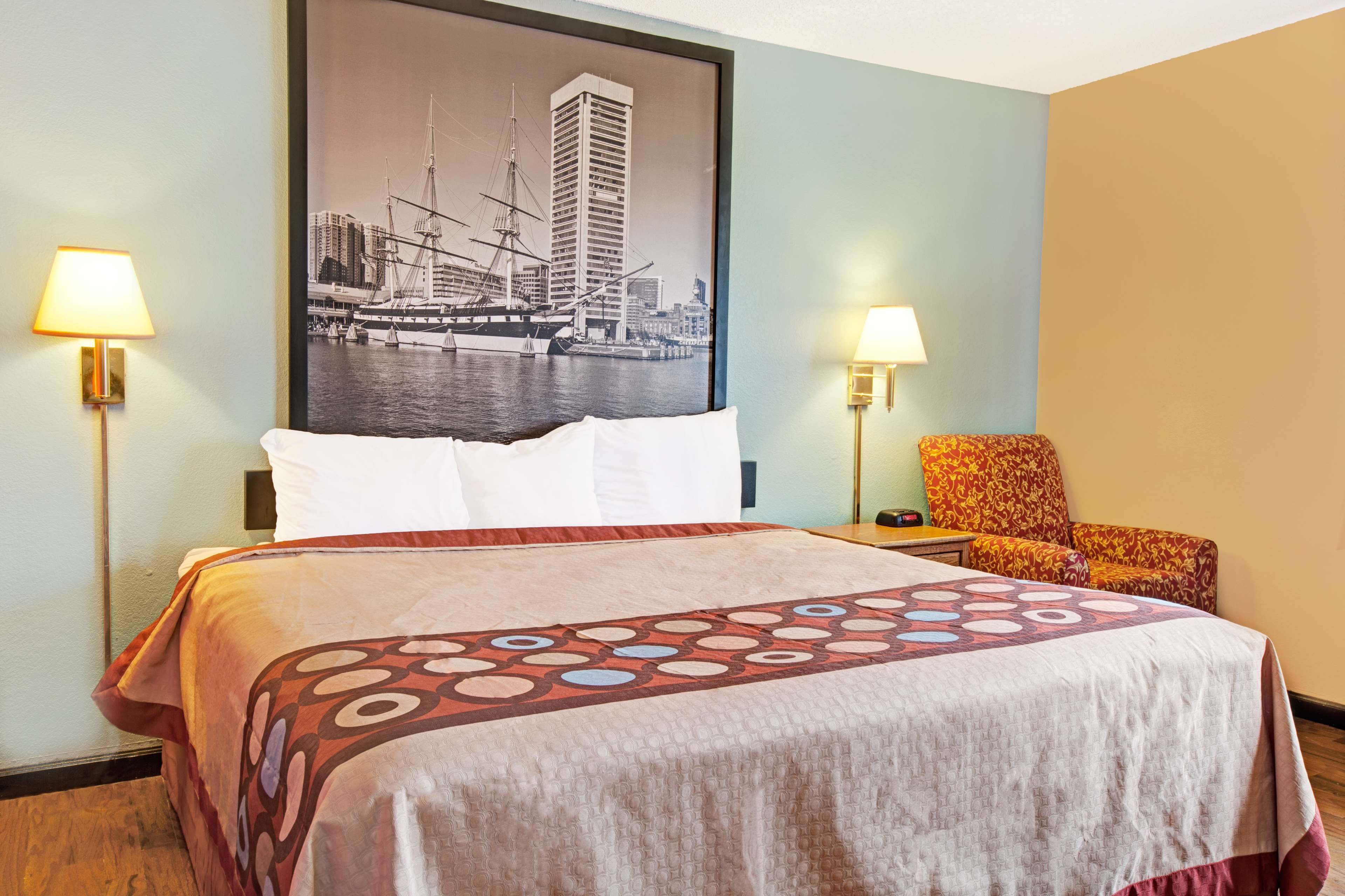 Super 8 by Wyndham Baltimore/Essex Area