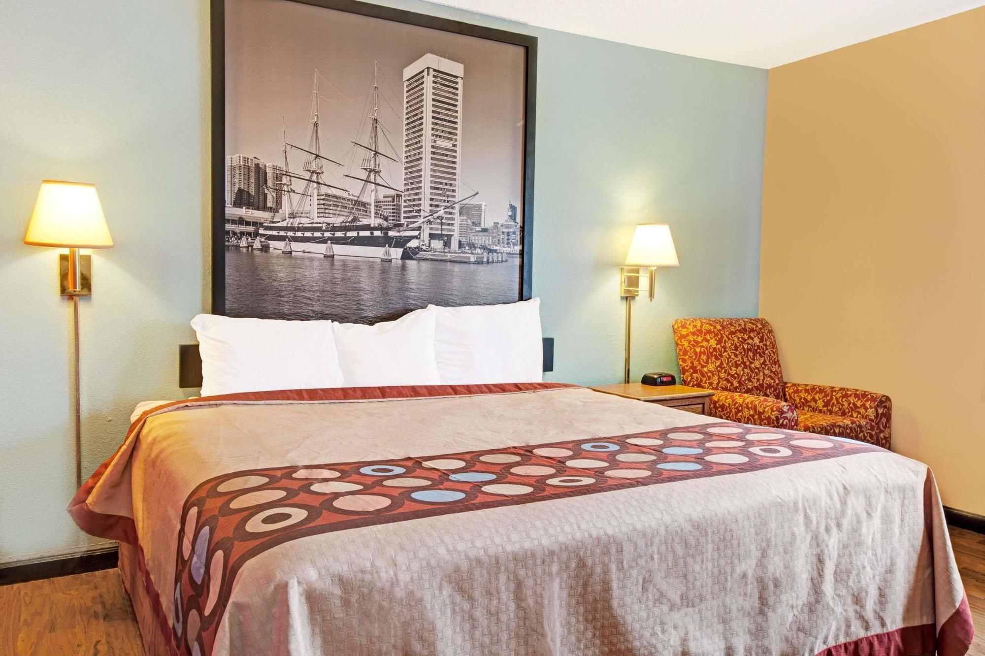 Super 8 by Wyndham Baltimore/Essex Area