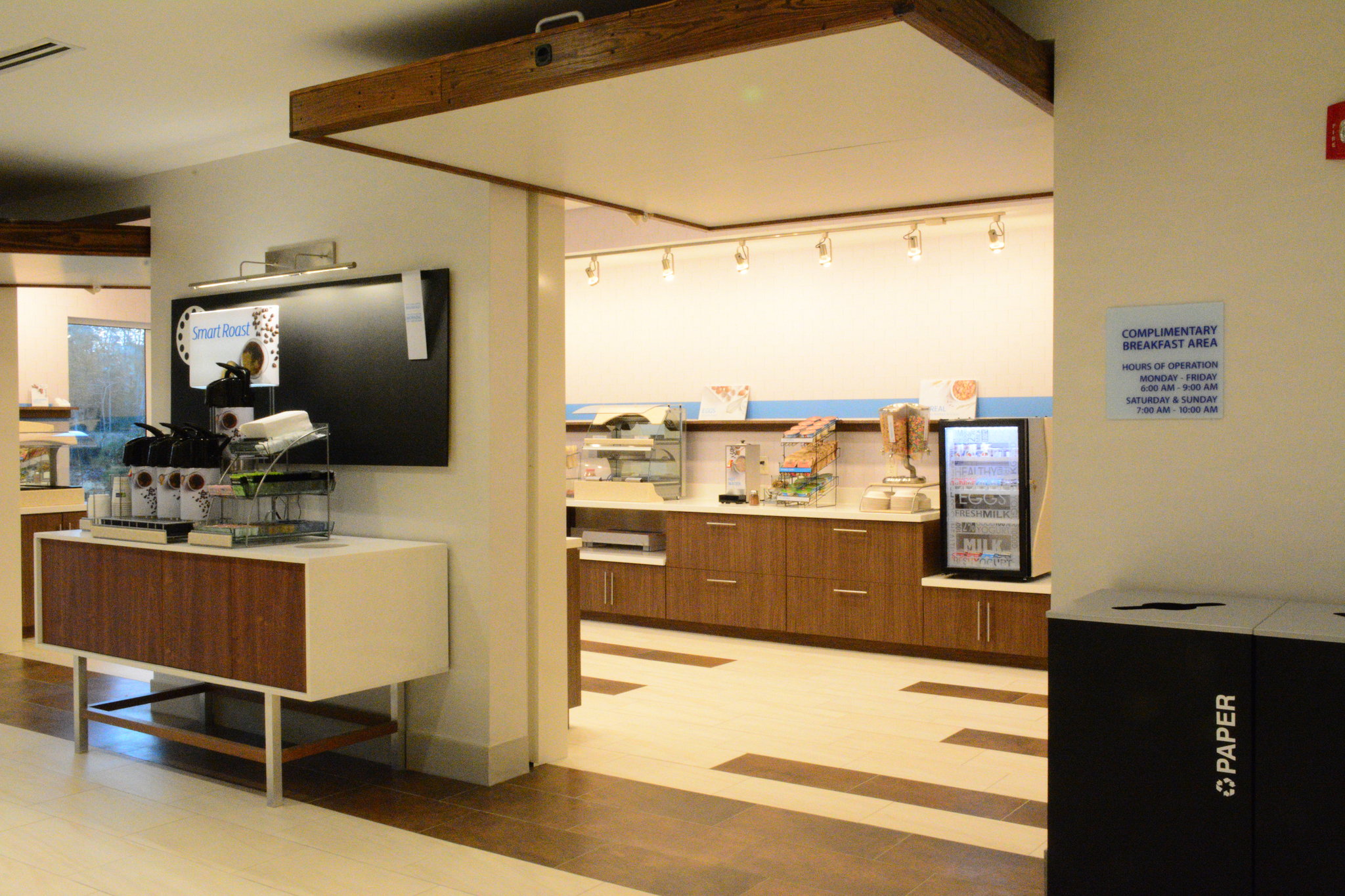 Holiday Inn Express & Suites Lexington Park-California