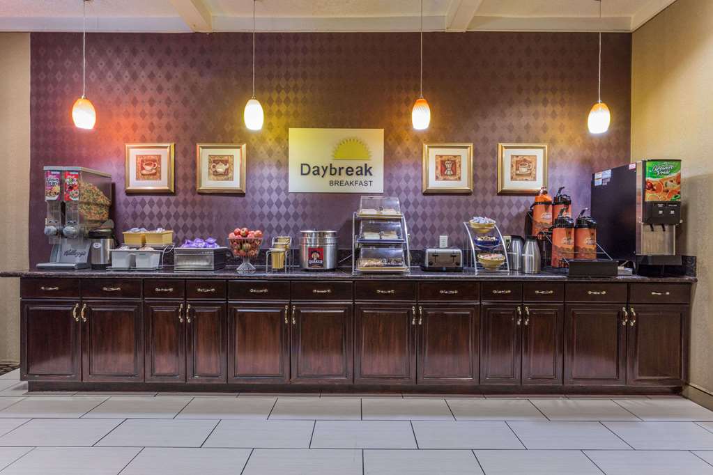 Days Inn by Wyndham Camp Springs/Andrews AFB DC Area
