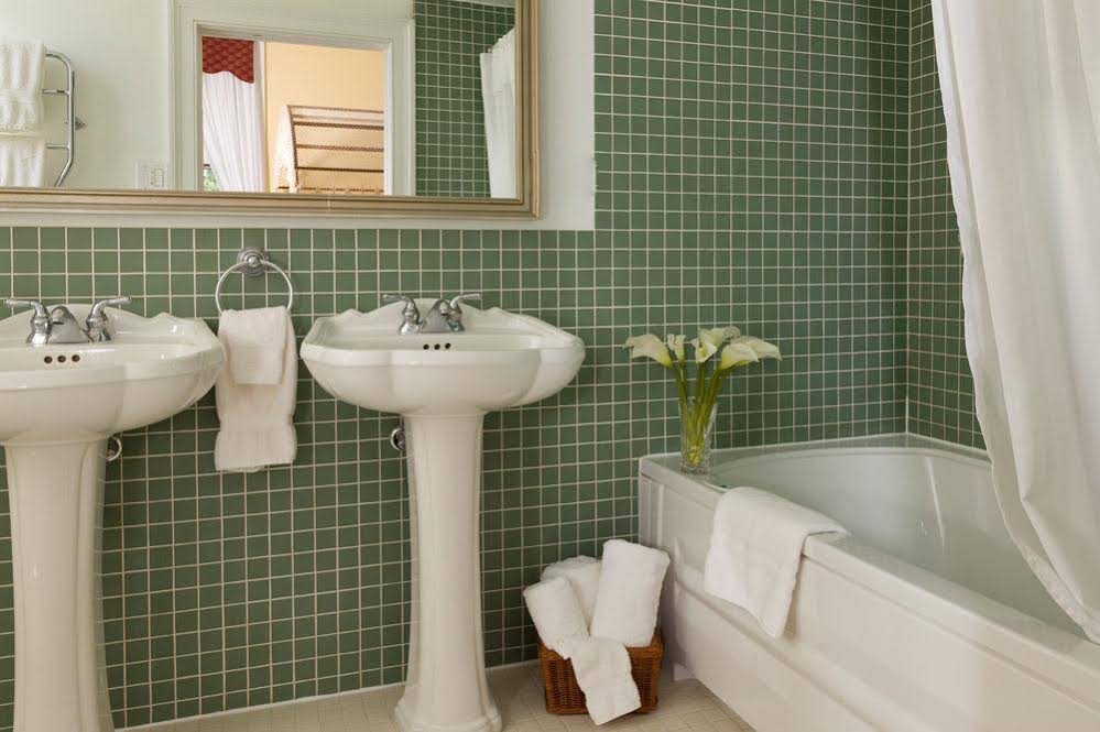 Brampton Bed And Breakfast Inn