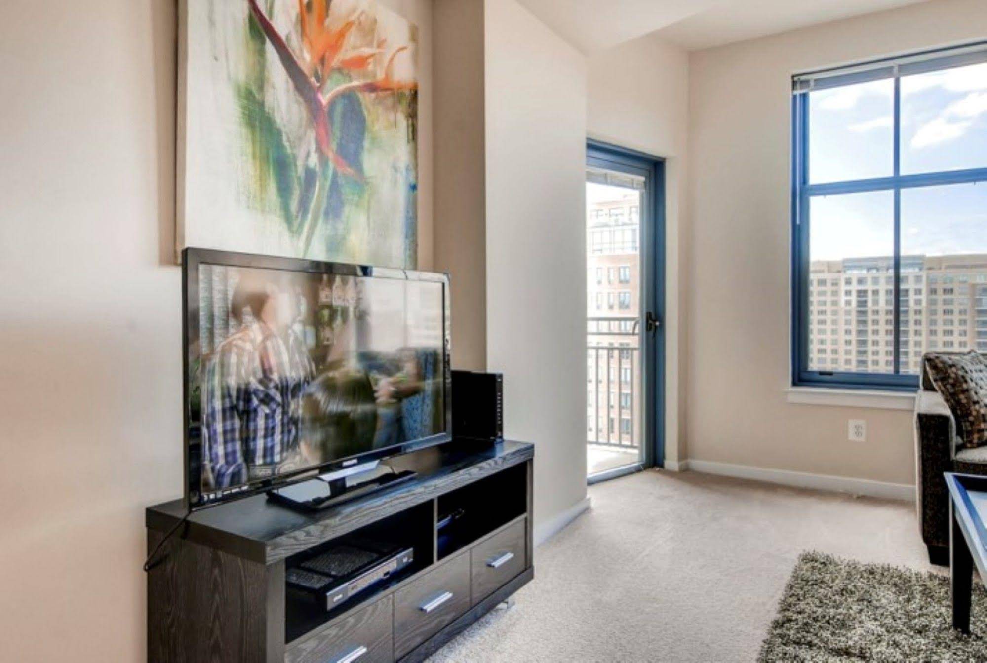 Global Luxury Suites at Town Center
