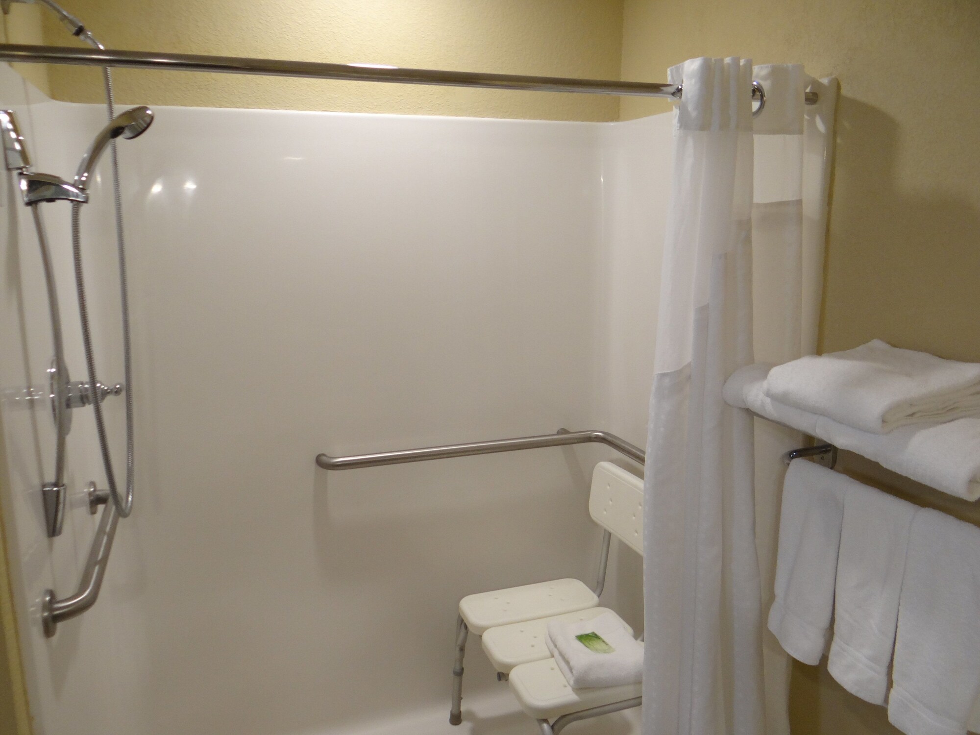 Holiday Inn Express Hotel & Suites Salisbury-Delmar