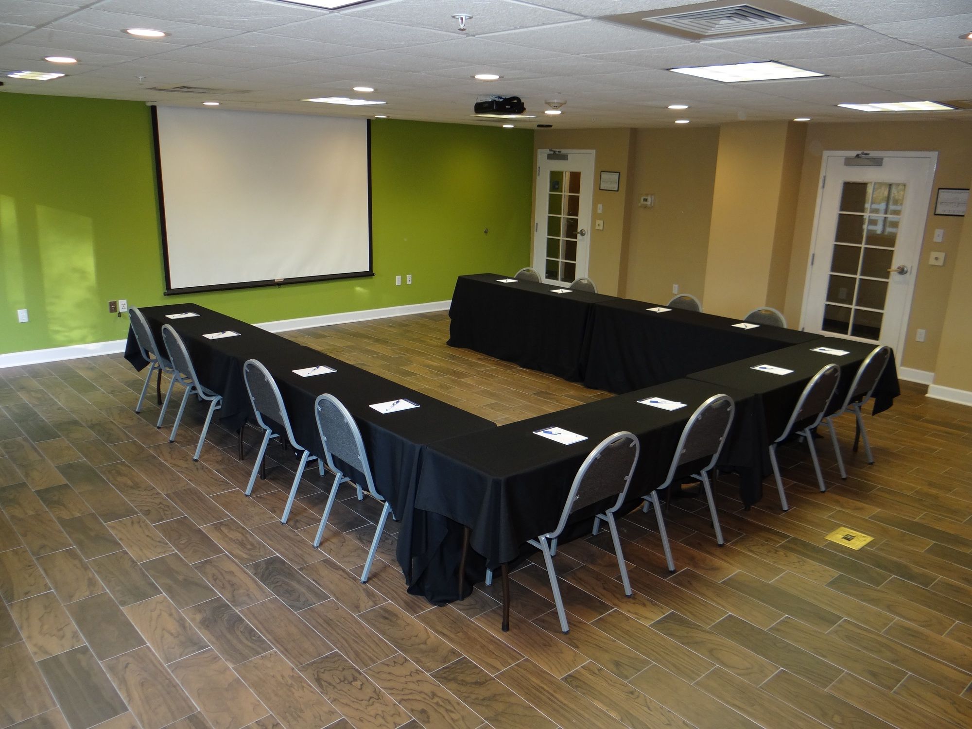 Holiday Inn Express Hotel & Suites Salisbury-Delmar