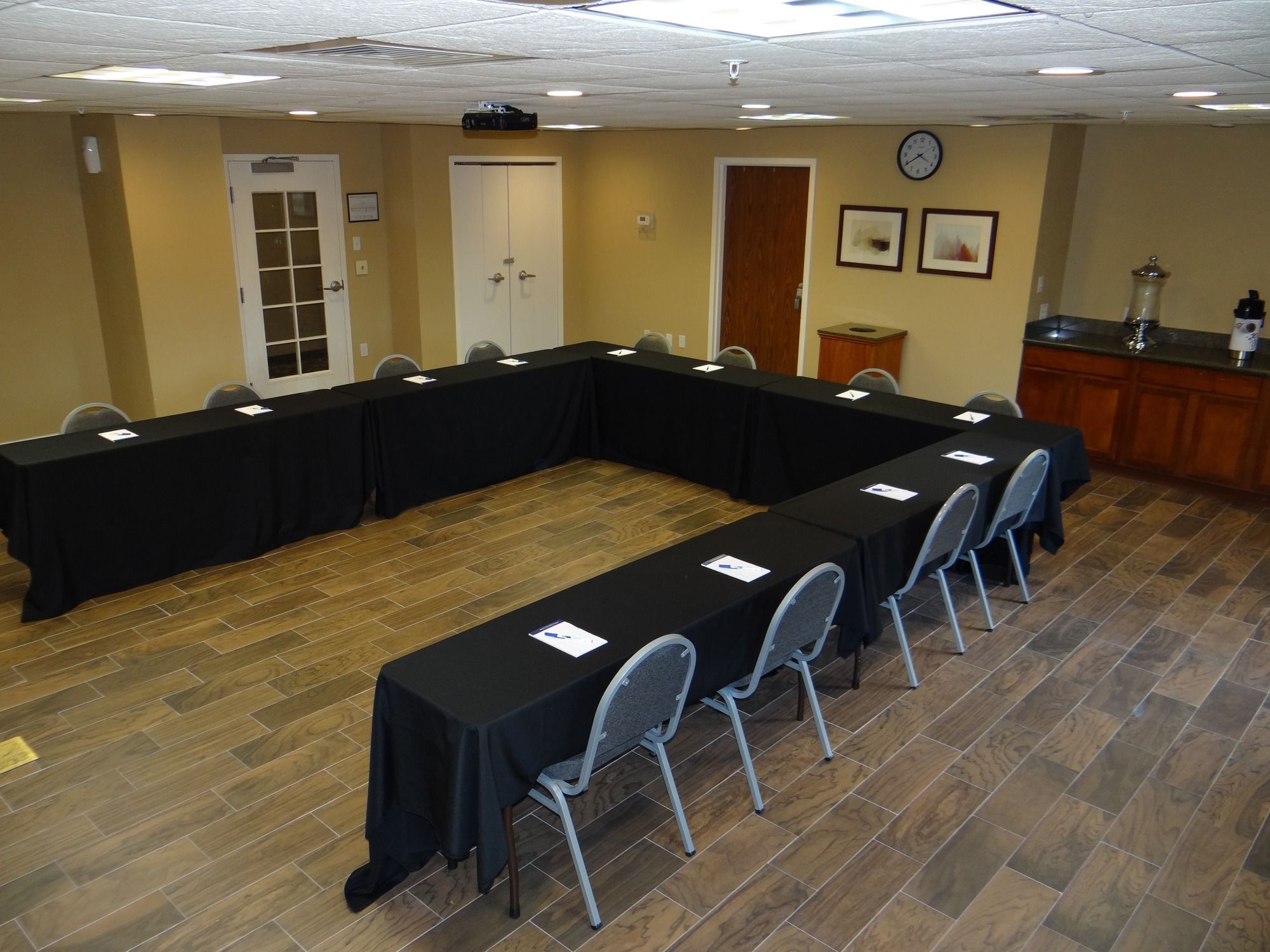 Holiday Inn Express Hotel & Suites Salisbury-Delmar