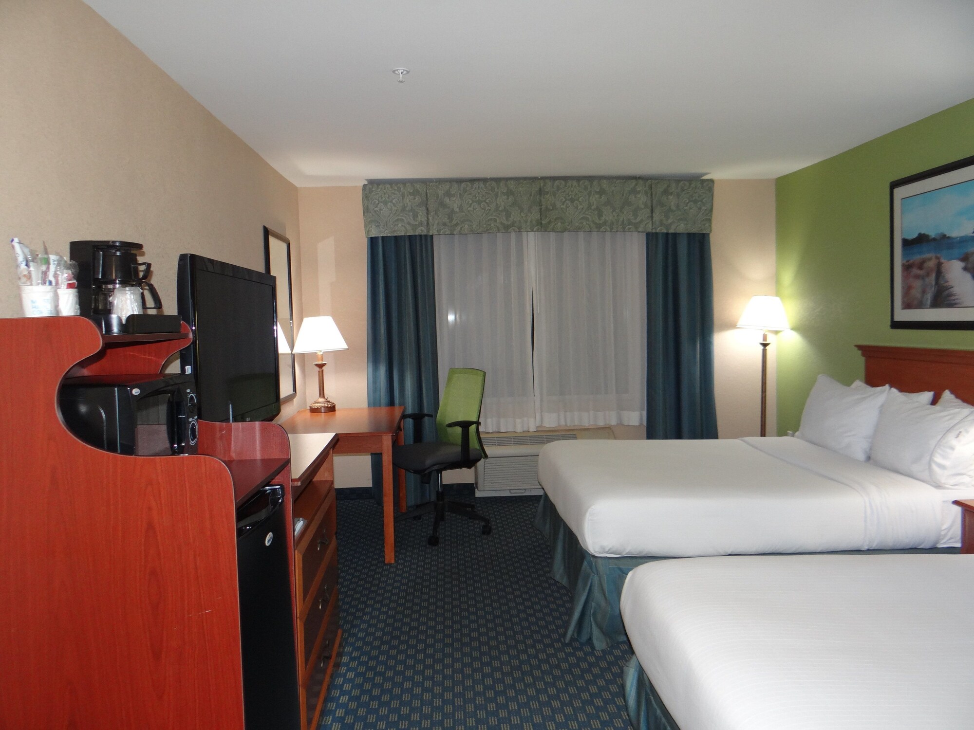 Holiday Inn Express Hotel & Suites Salisbury-Delmar