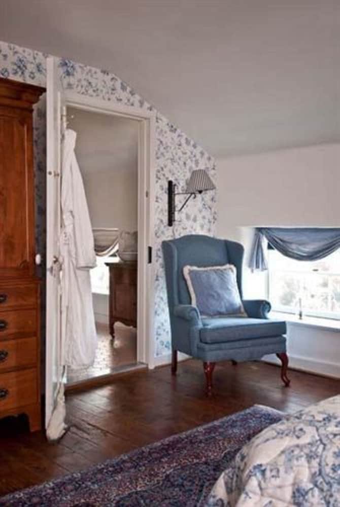 The Wayside Inn