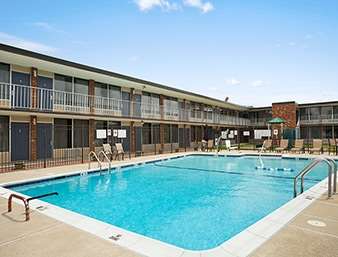 Days Inn by Wyndham Frederick