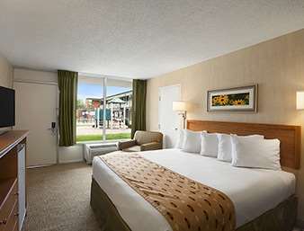 Days Inn by Wyndham Frederick