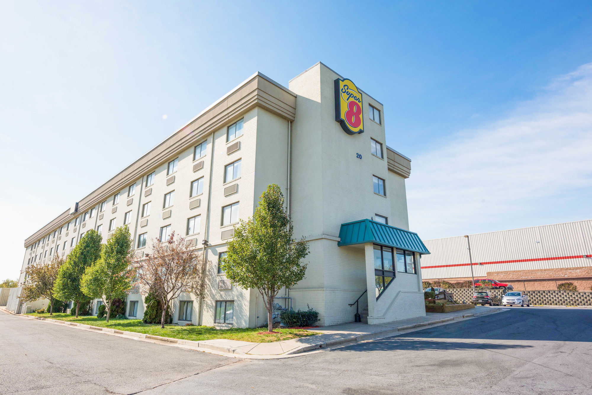 Super 8 by Wyndham Frederick