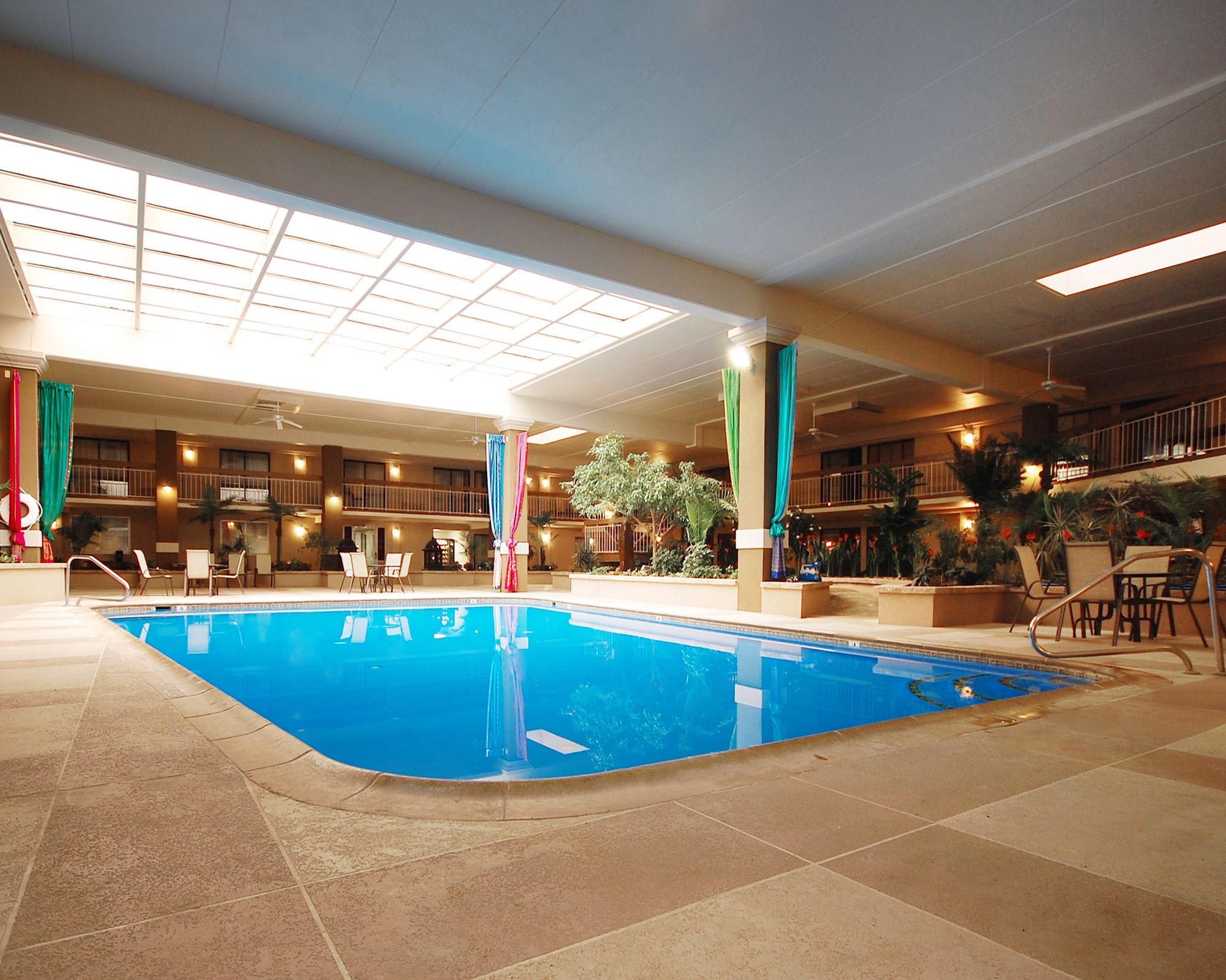 Plaza Inn & Suites