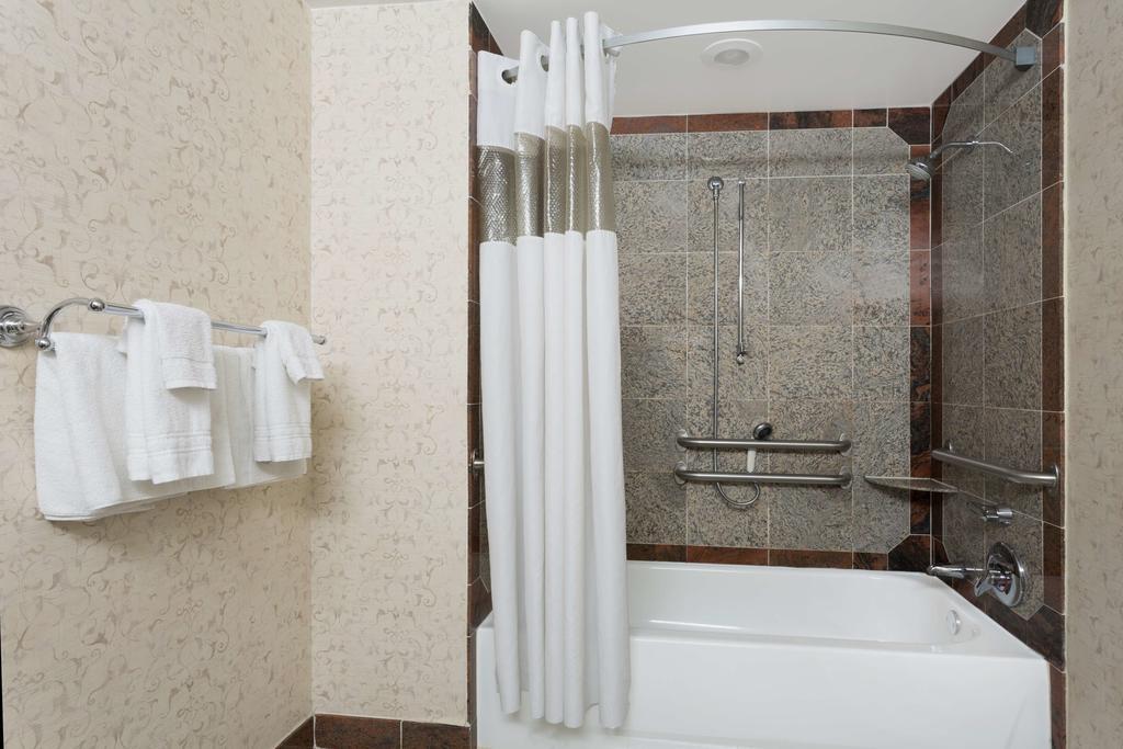 Days Inn by Wyndham Lanham Washington D.C