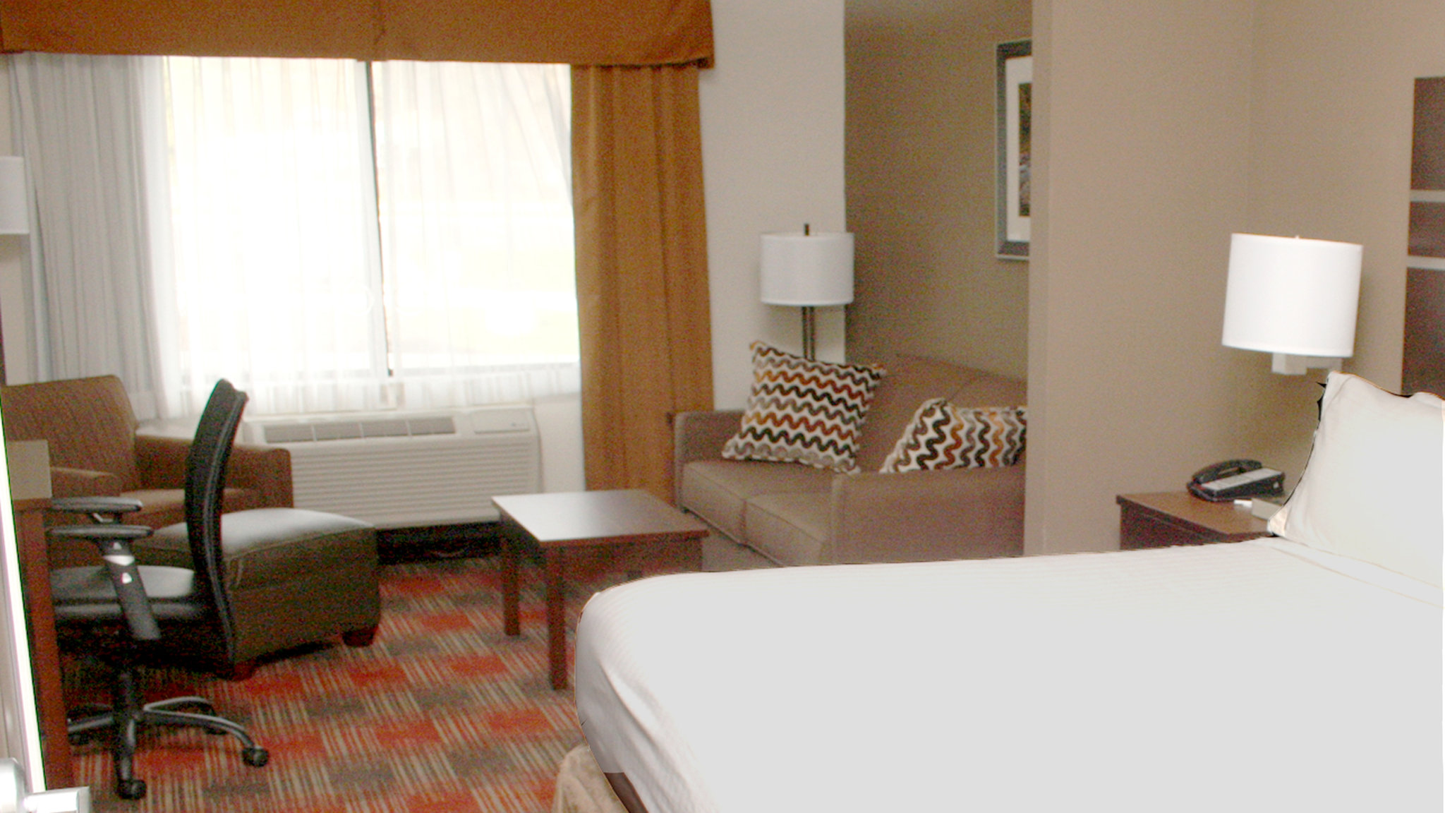 Holiday Inn Express & Suites La Vale Cumberland