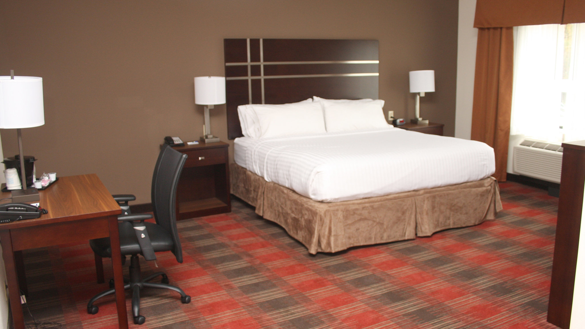 Holiday Inn Express & Suites La Vale Cumberland