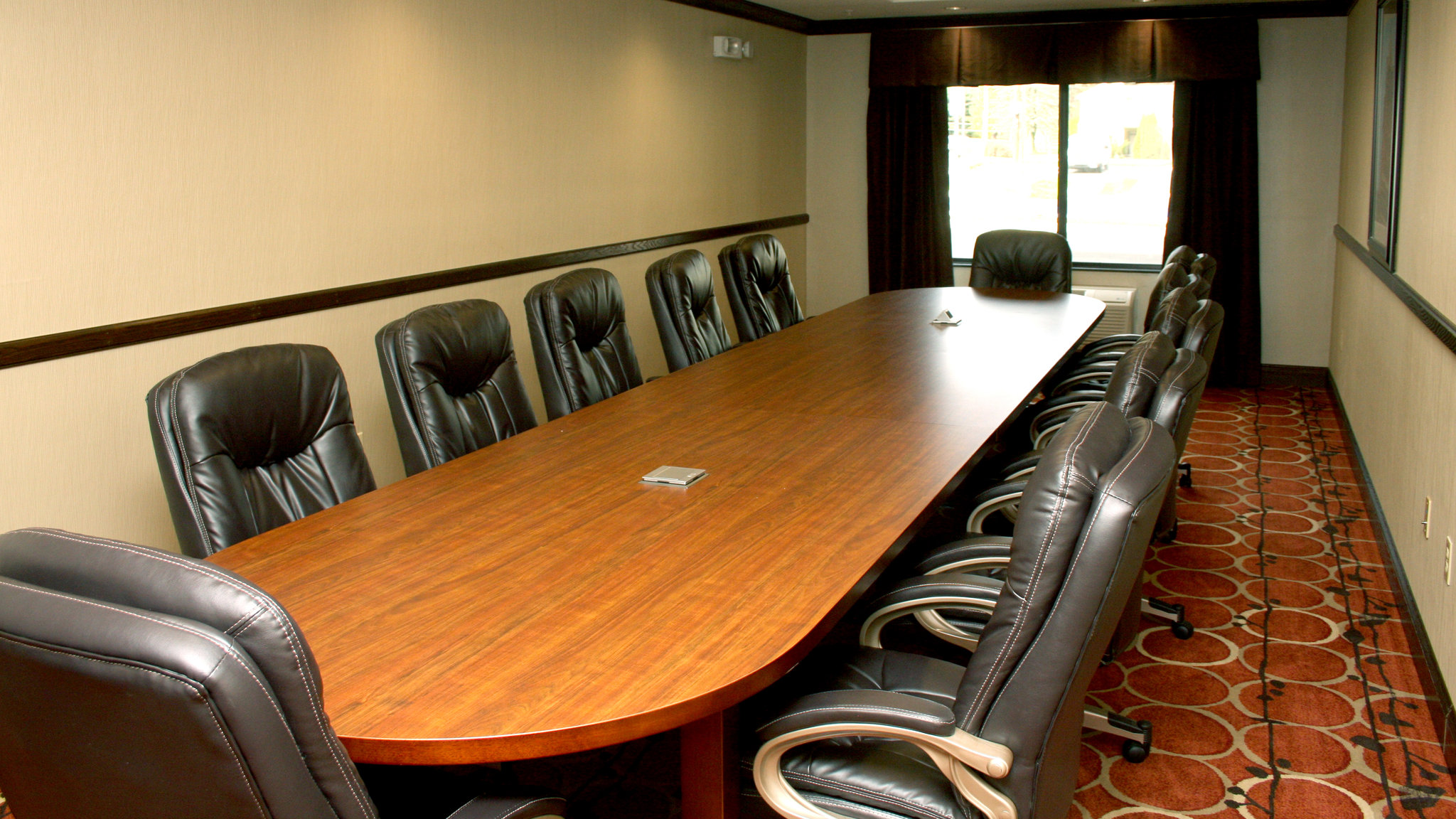 Holiday Inn Express & Suites La Vale Cumberland