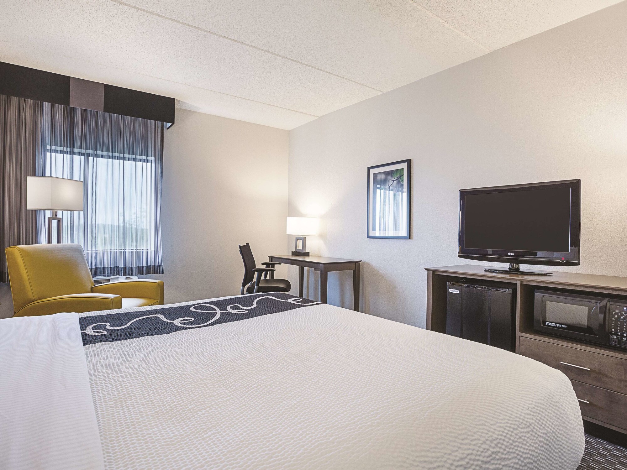 La Quinta Inn & Suites by Wyndham Baltimore BWI Airport