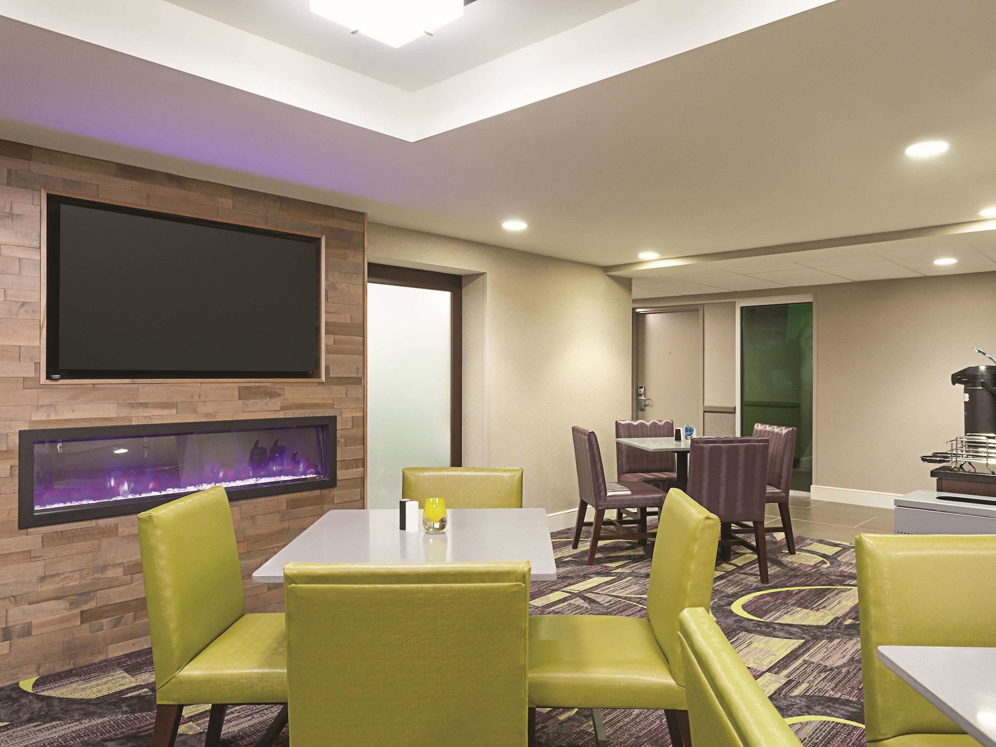La Quinta Inn & Suites by Wyndham Baltimore BWI Airport