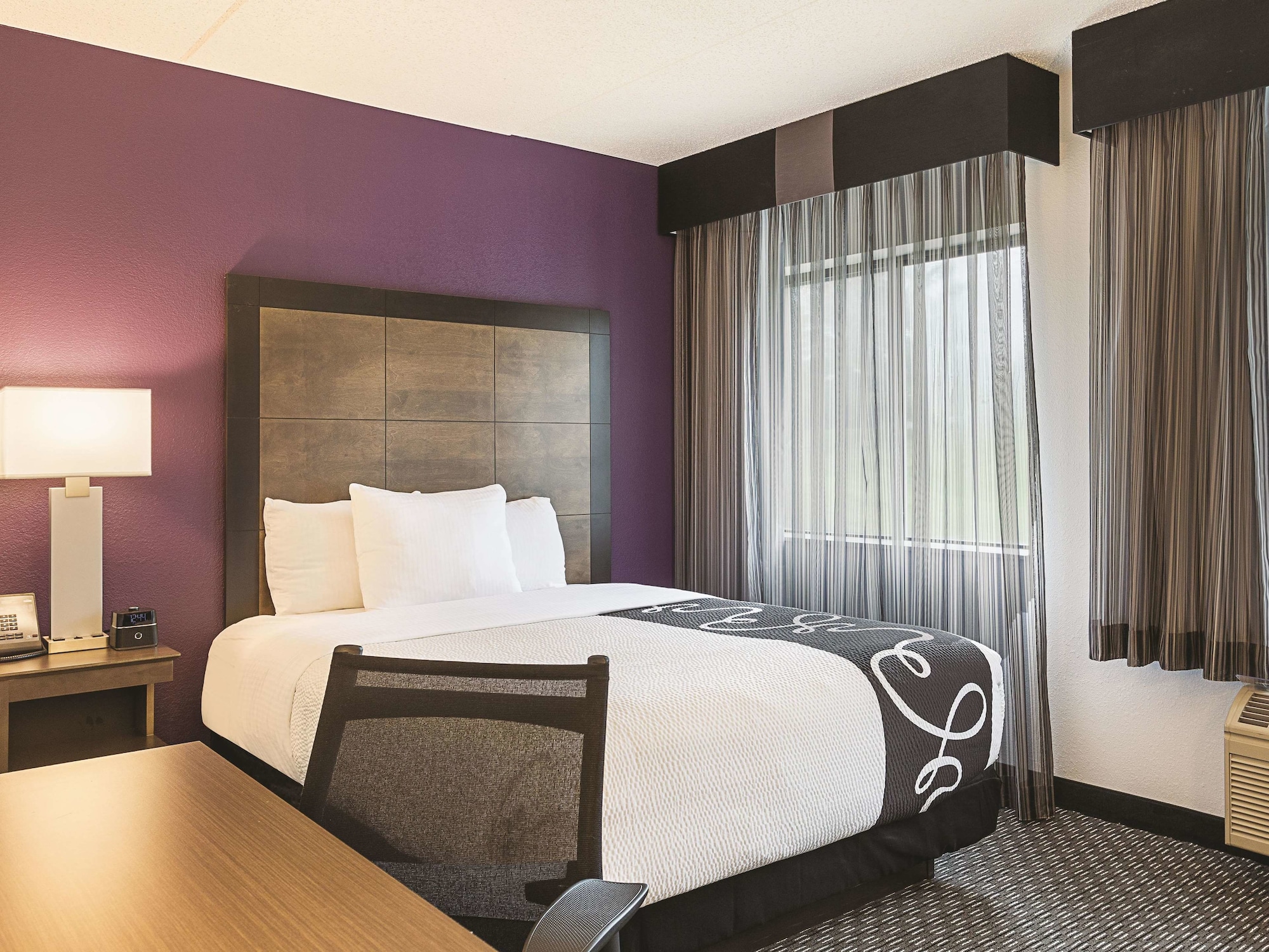 La Quinta Inn & Suites by Wyndham Baltimore BWI Airport