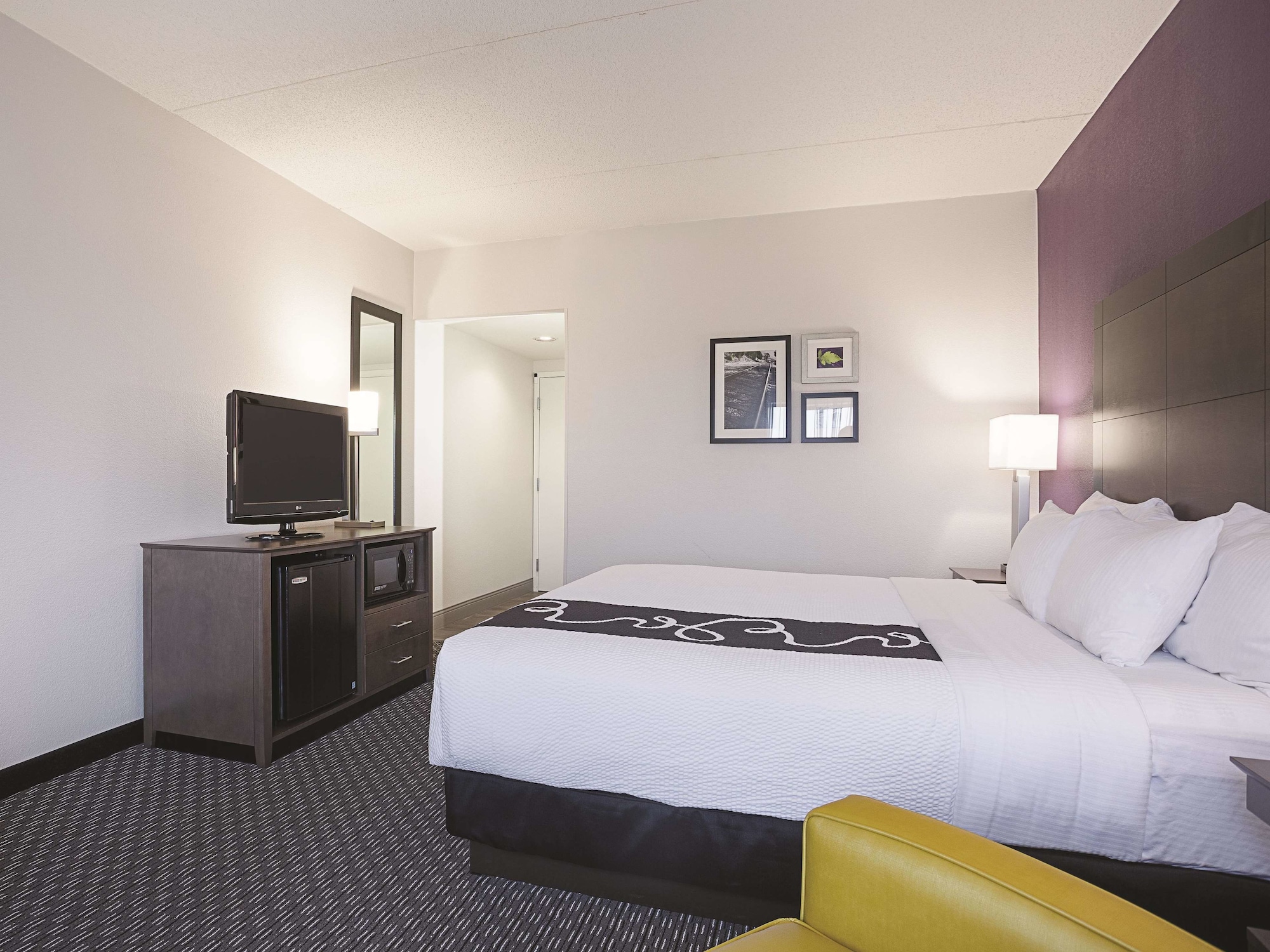 La Quinta Inn & Suites by Wyndham Baltimore BWI Airport