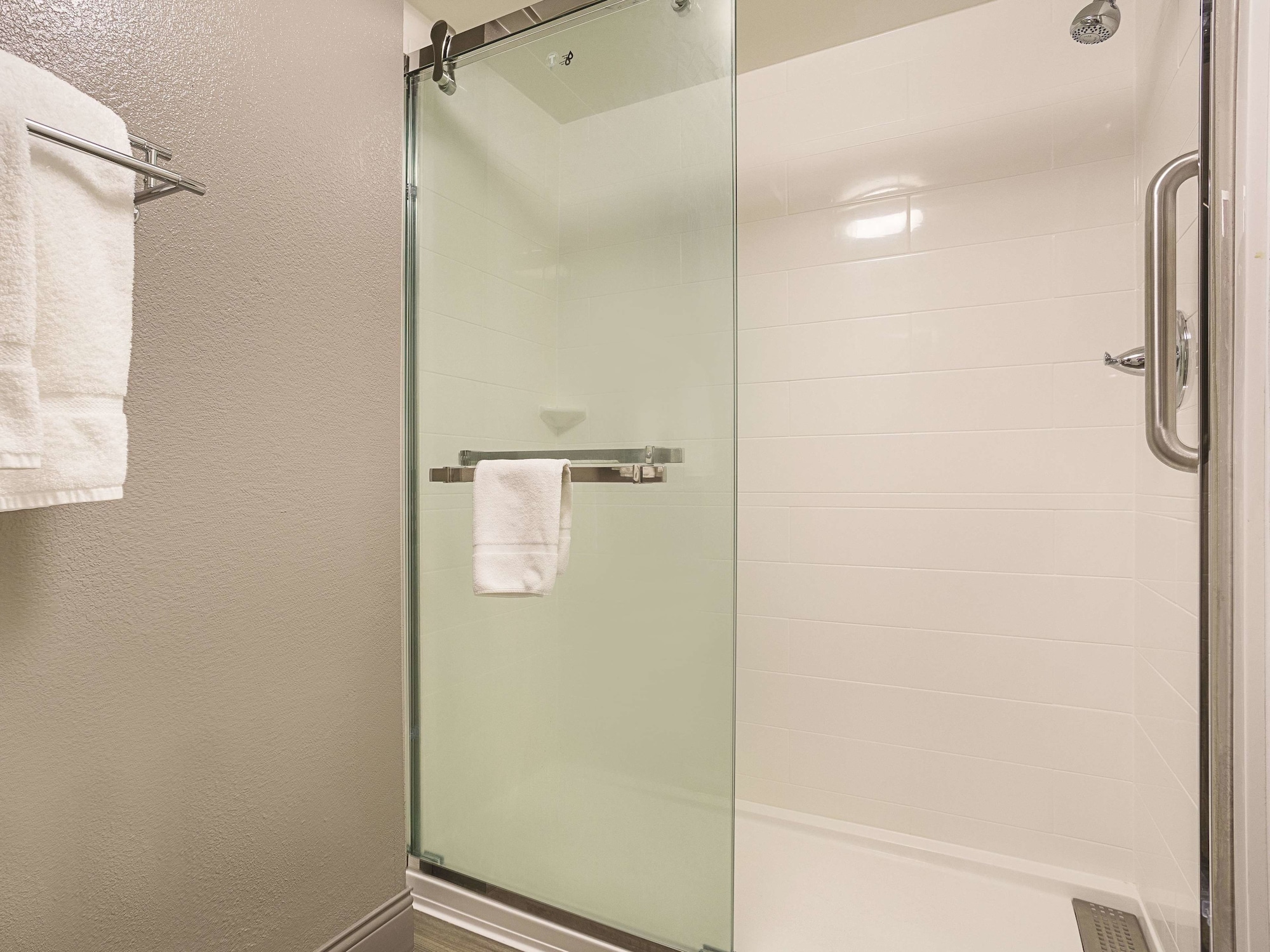 La Quinta Inn & Suites by Wyndham Baltimore BWI Airport