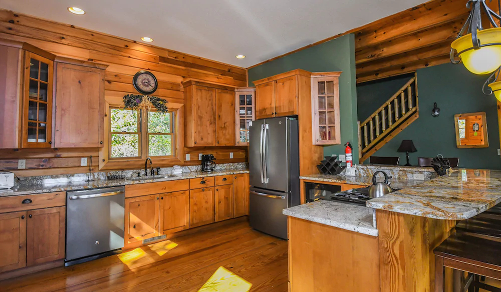 Cozy Bear Chalet House