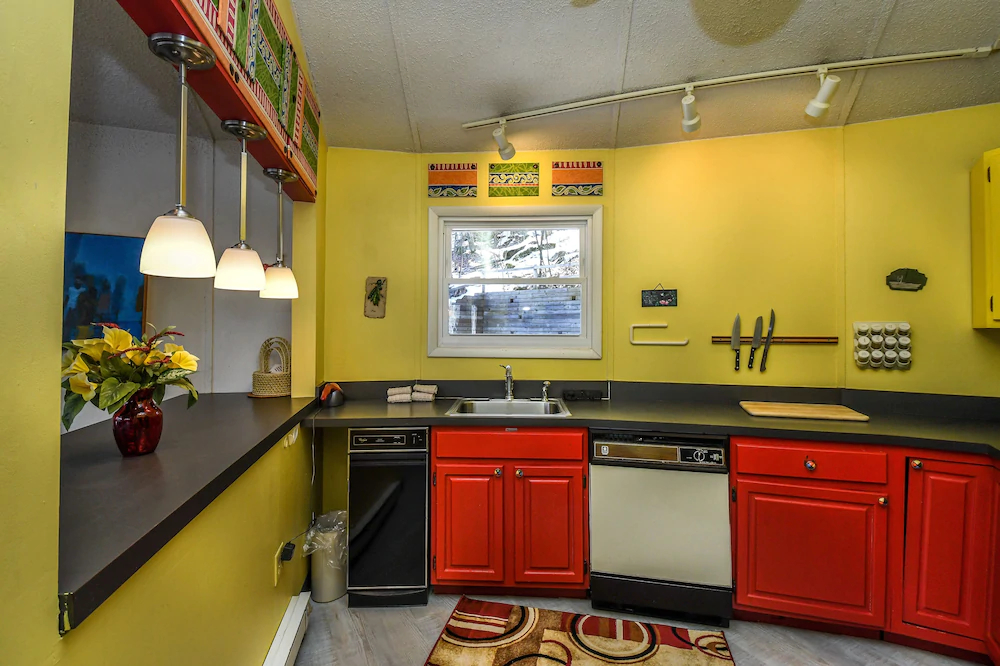 Retro Lake Landing House