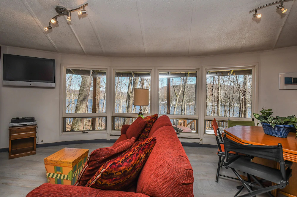 Retro Lake Landing House