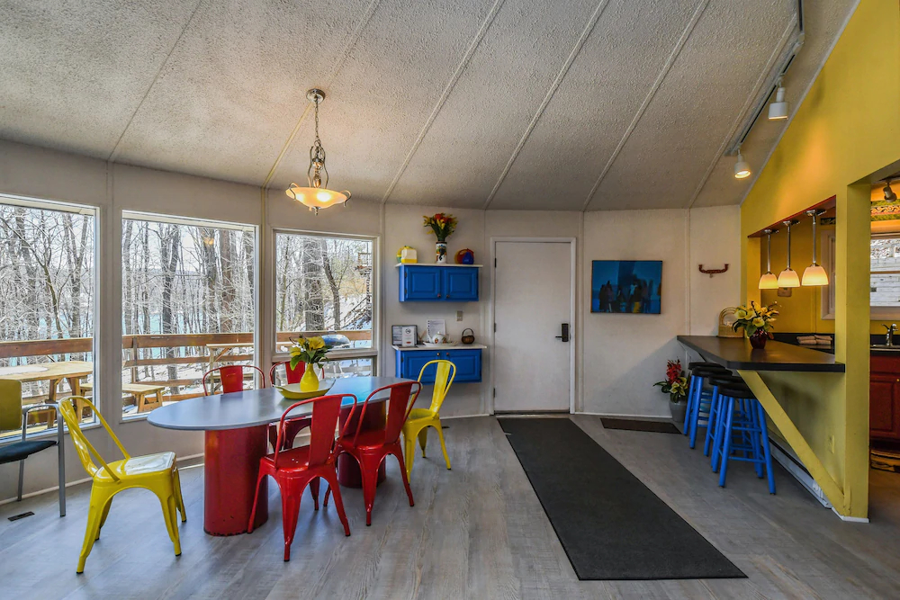Retro Lake Landing House