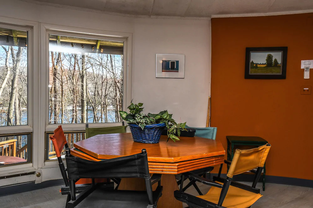 Retro Lake Landing House