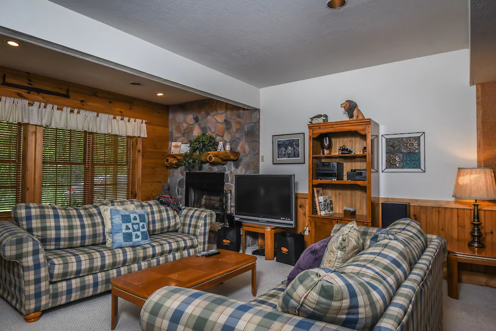Rock Lodge Cabin House