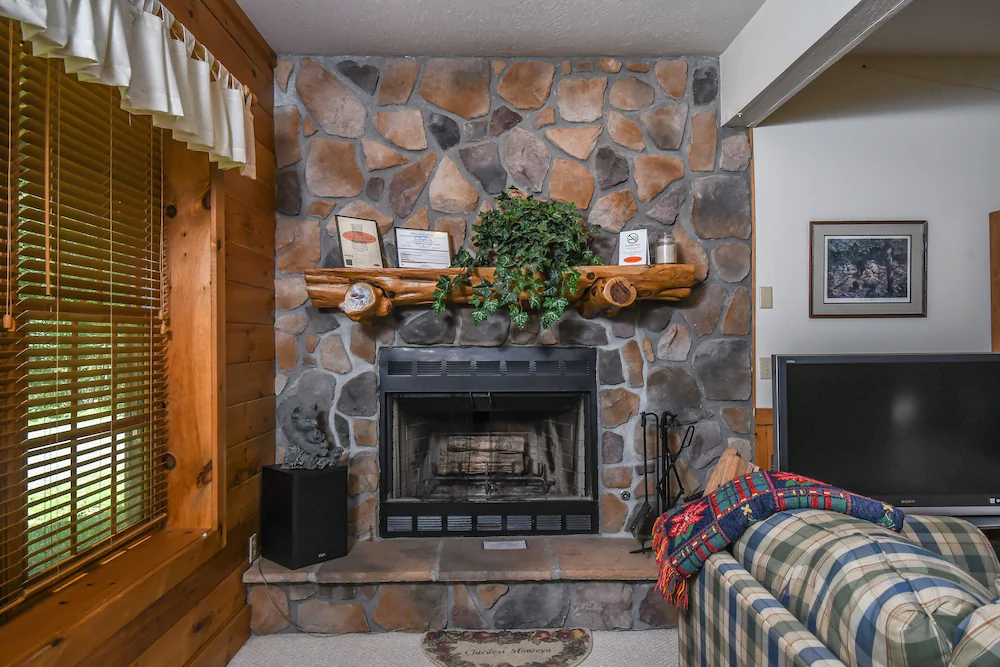 Rock Lodge Cabin House