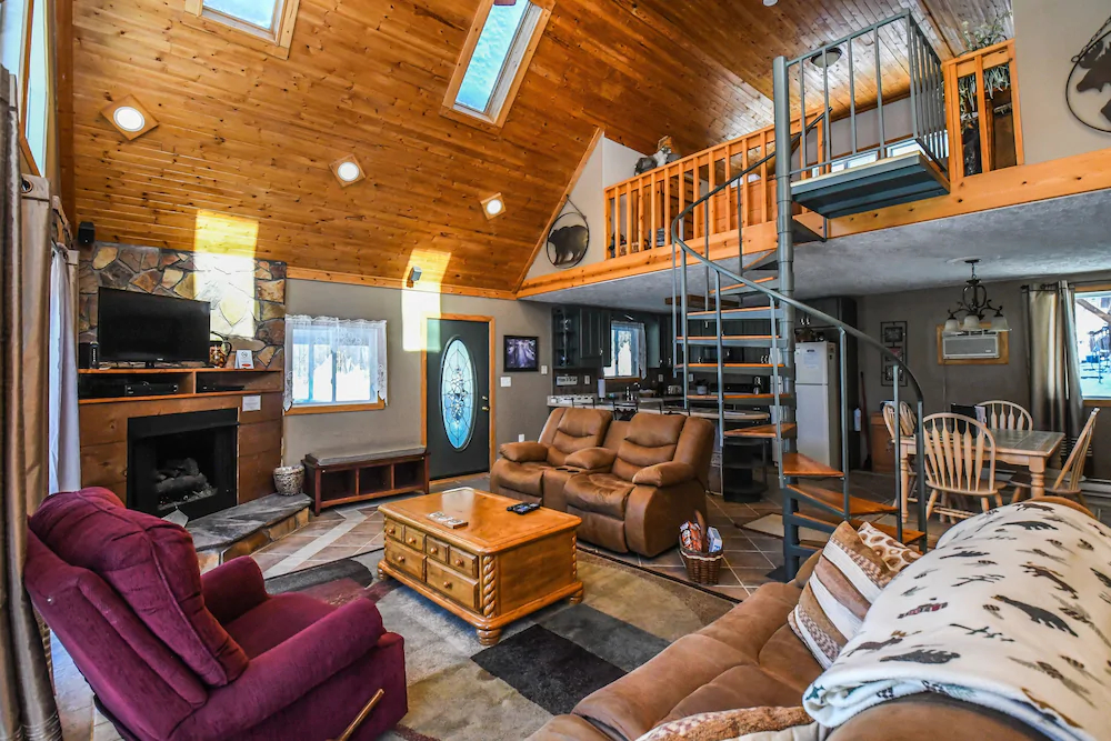 Slope's Edge House