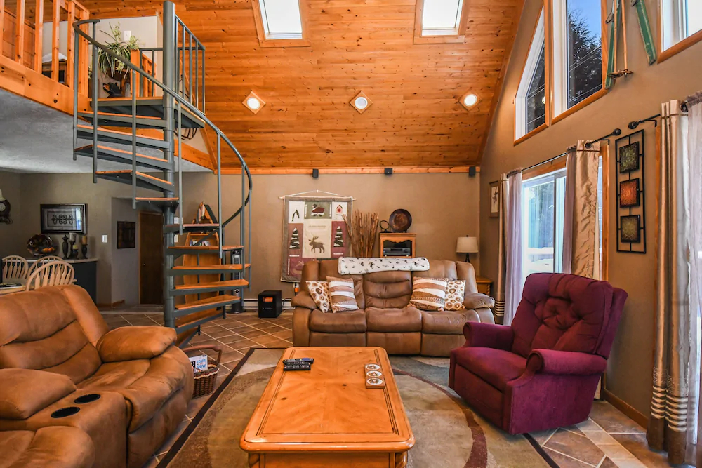 Slope's Edge House