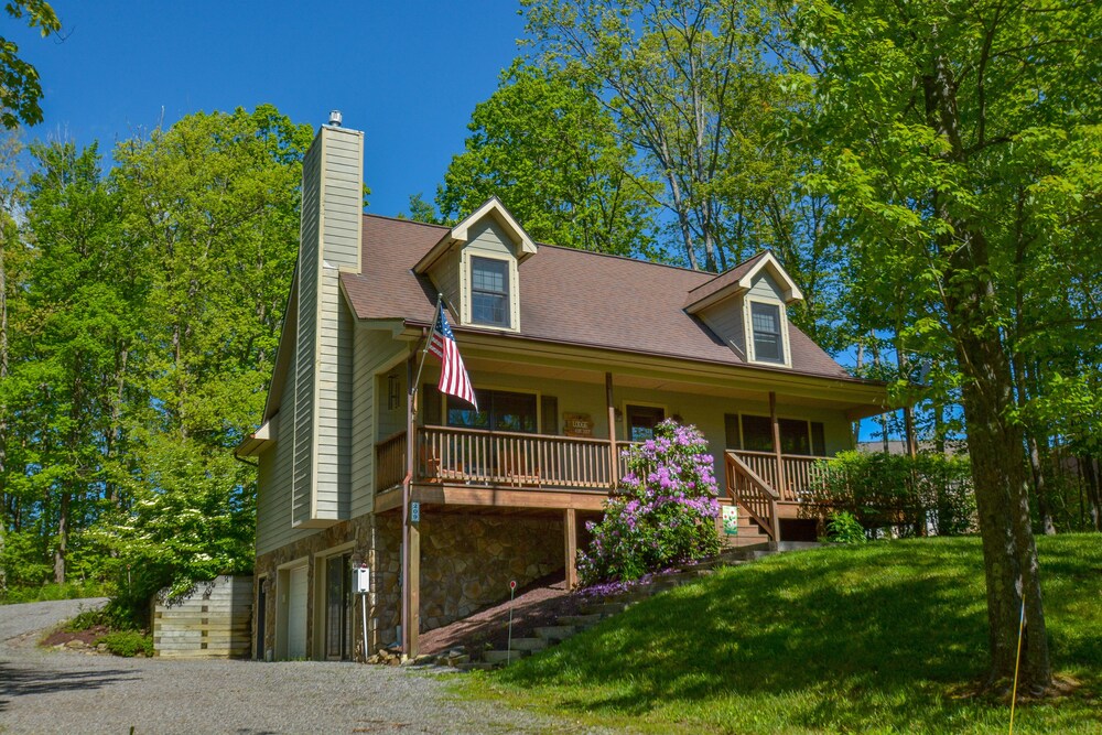 Sparky's Lodge House
