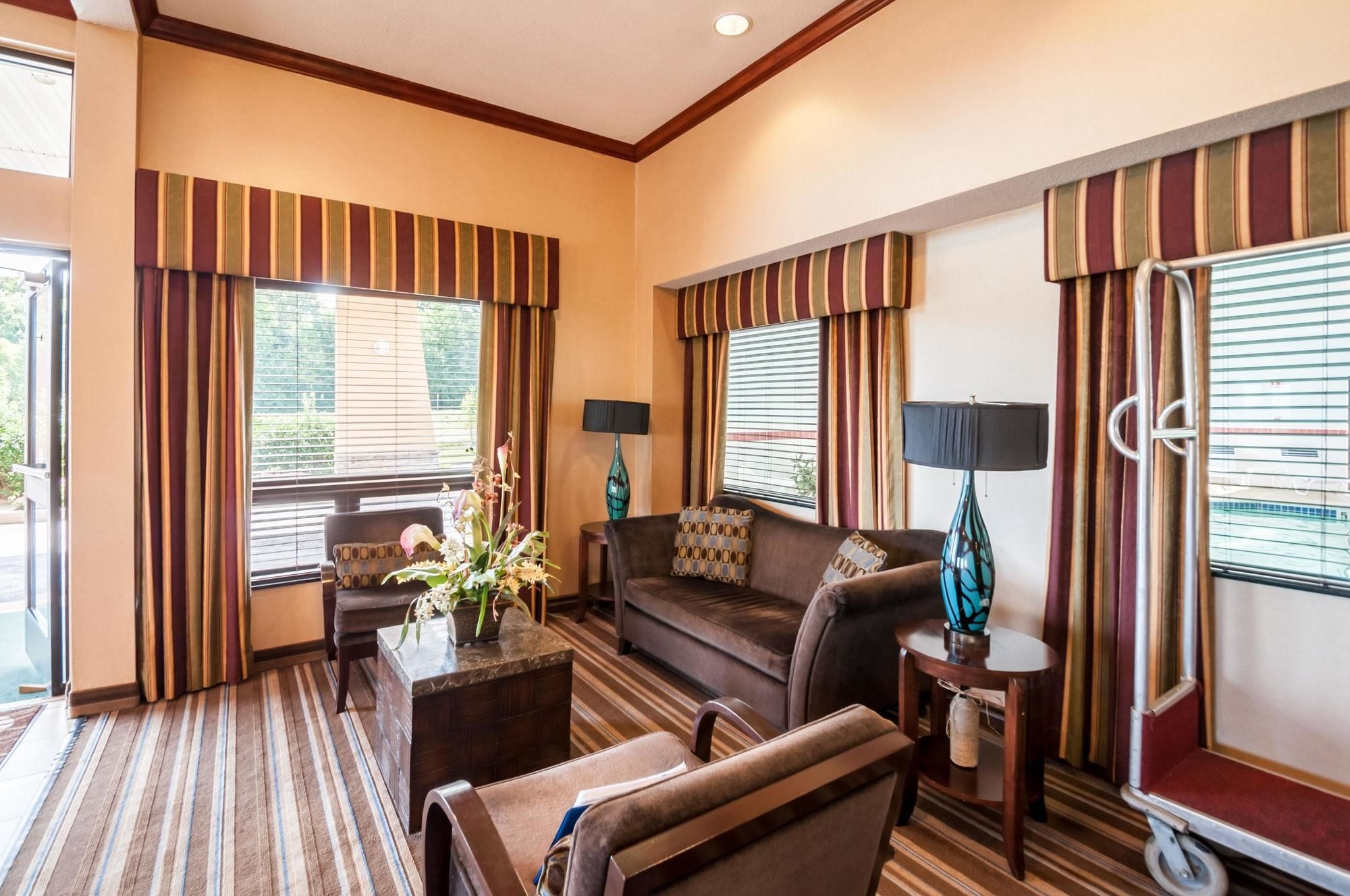 Comfort Inn & Suites