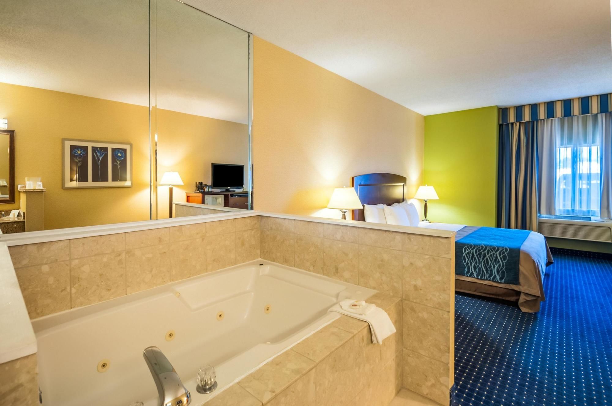 Comfort Inn & Suites