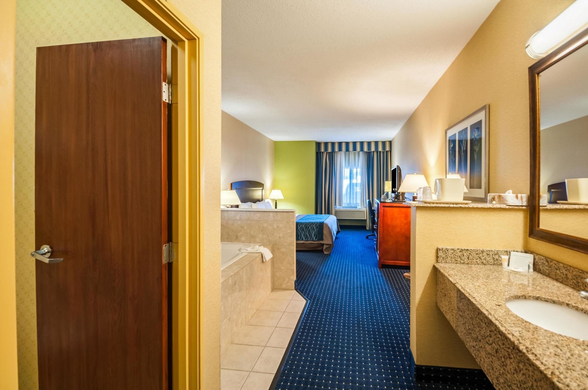 Comfort Inn & Suites
