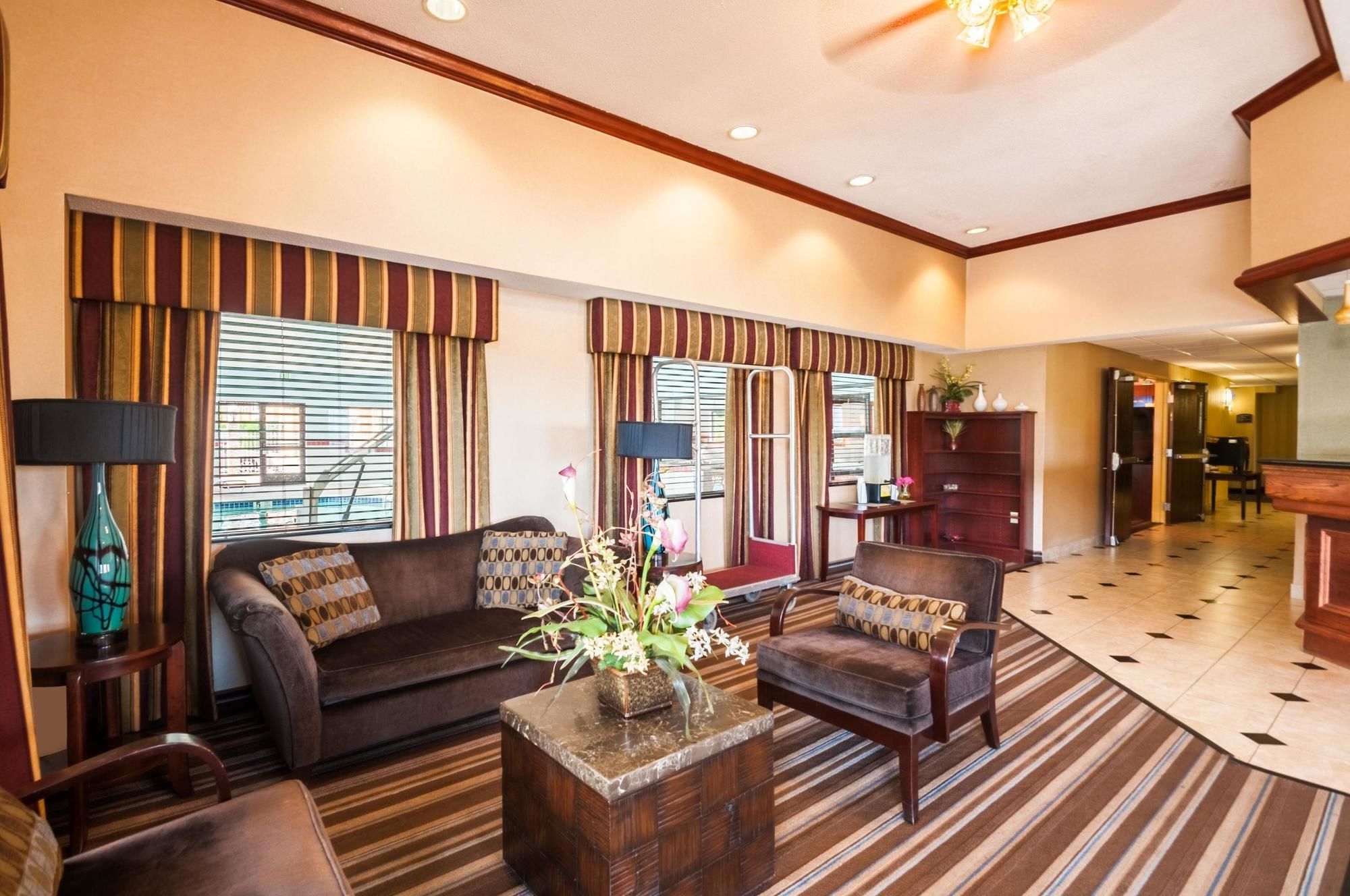 Comfort Inn & Suites