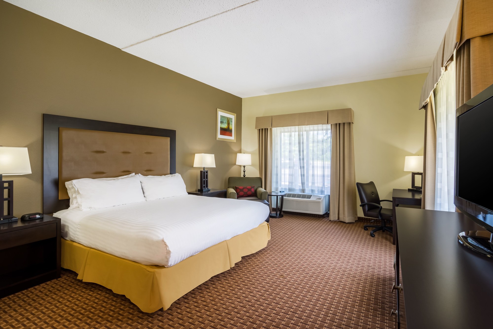 Holiday Inn Express & Suites Northeast