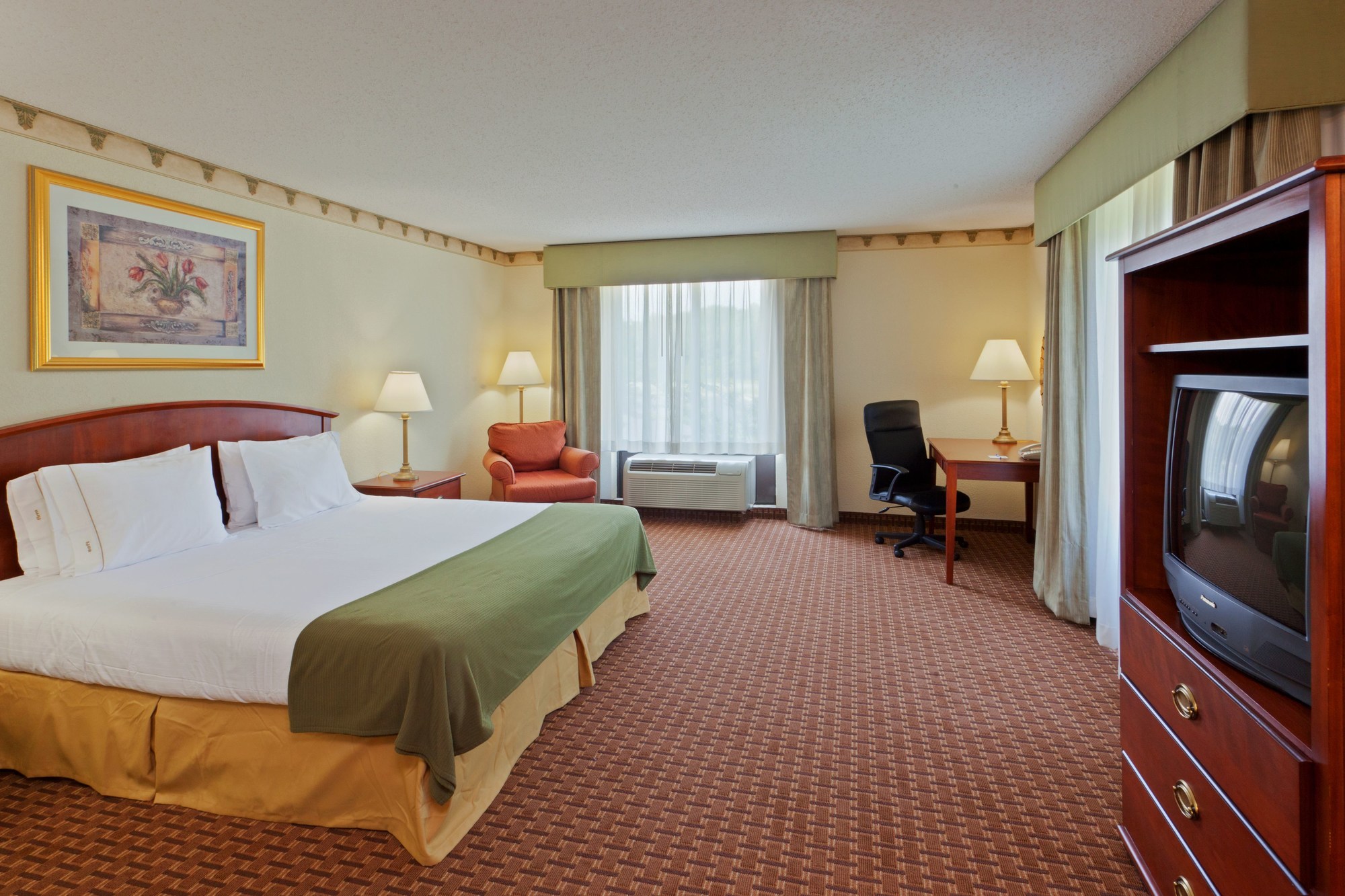 Holiday Inn Express & Suites Northeast
