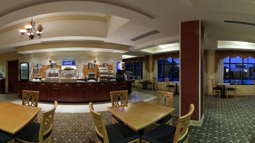 Holiday Inn Express & Suites Northeast